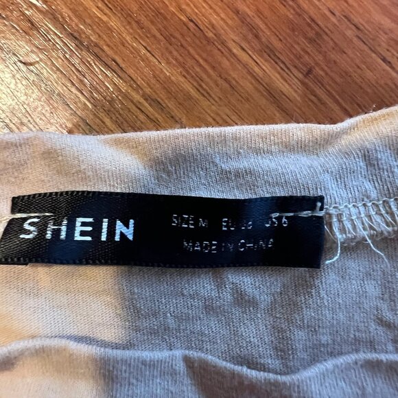 Cropped Michigan Long Sleeve T-Shirt | Cozy College Vibes, Size M - Picture 4 of 4